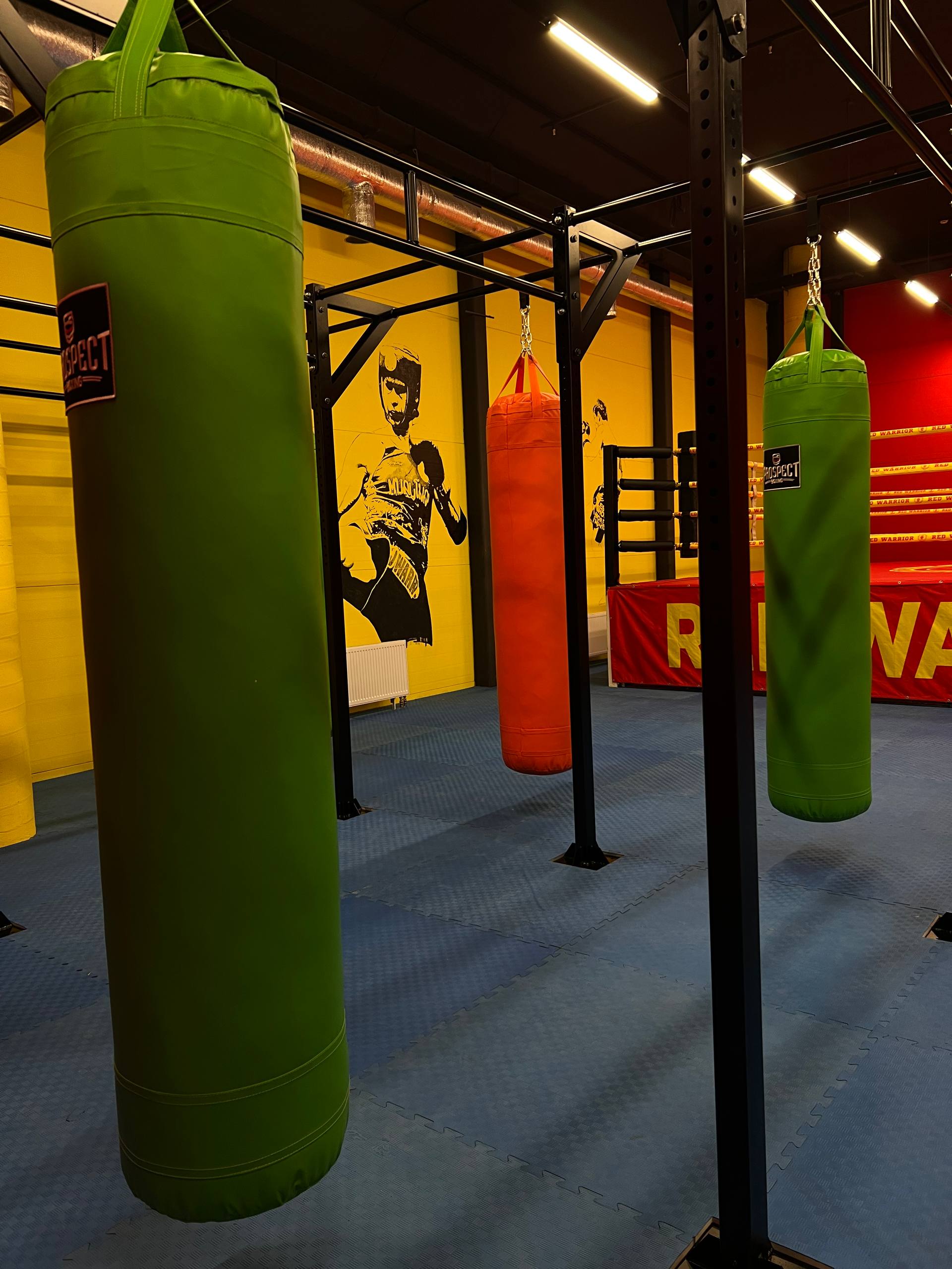 Зал Ивантеевка